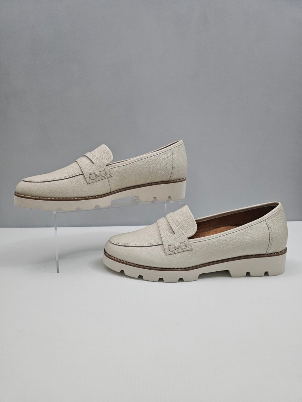 Vionic Cheryl II Lug Sole Penny Loafer Womens 11 Ivory Leather Comfort Platform - Picture 2 of 13